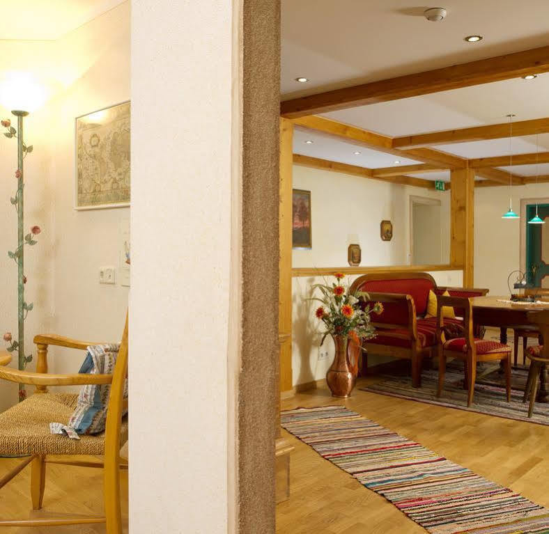 Gasthof - Restaurant Loecker 라드스타드트 외부 사진