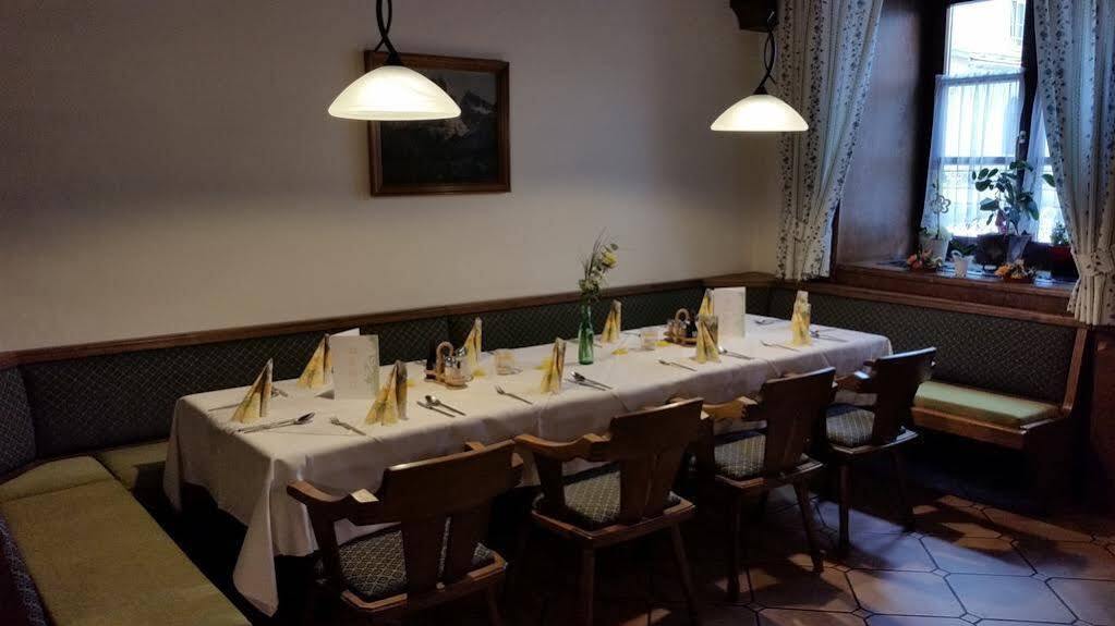 Gasthof - Restaurant Loecker 라드스타드트 외부 사진
