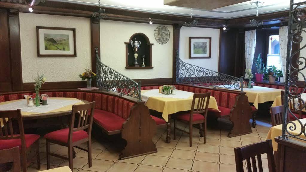 Gasthof - Restaurant Loecker 라드스타드트 외부 사진